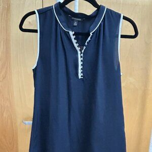 Banana Republic Navy and White trim sleeveless blouse with button details